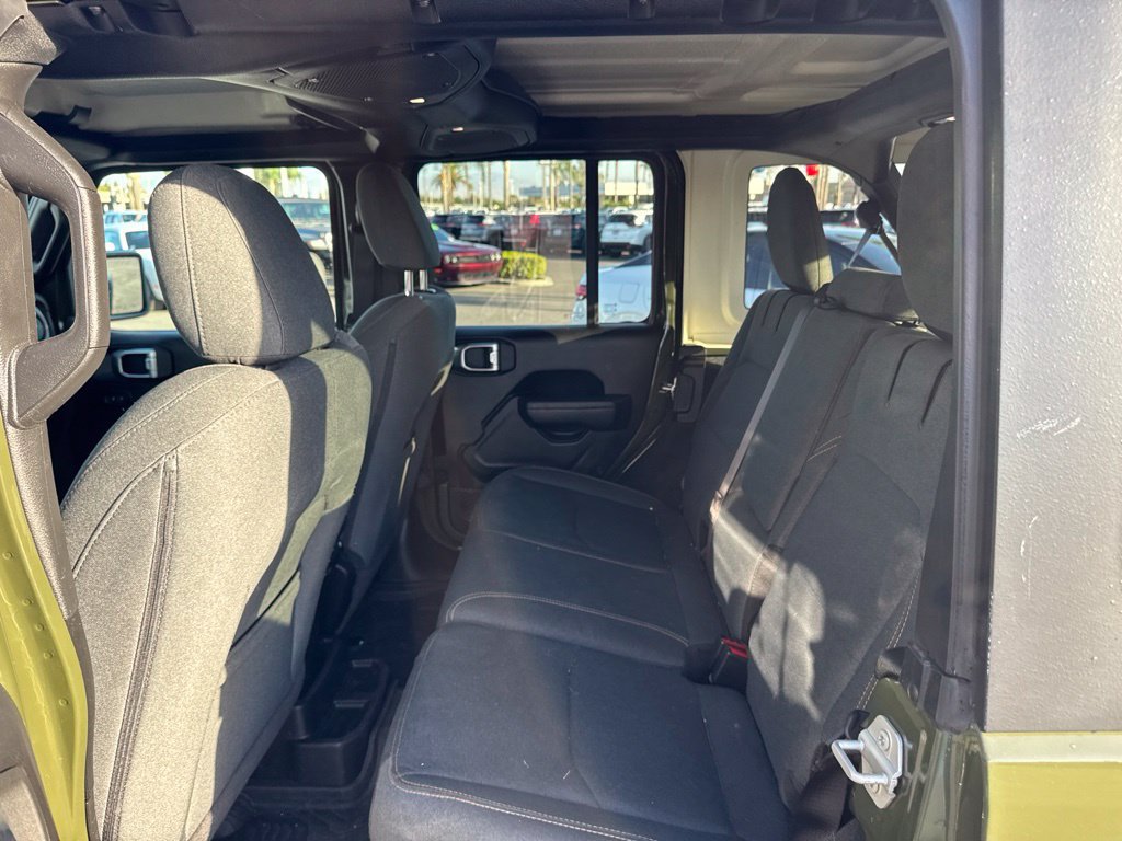 Used 2024 Jeep Wrangler Unlimited AWD/4WD image 15