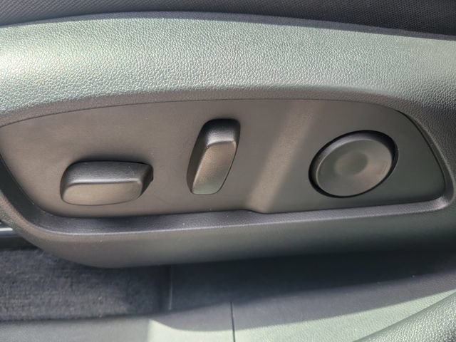 Used 2025 GMC Terrain Elevation w/ Elevation Premium Package AWD/4WD image 17