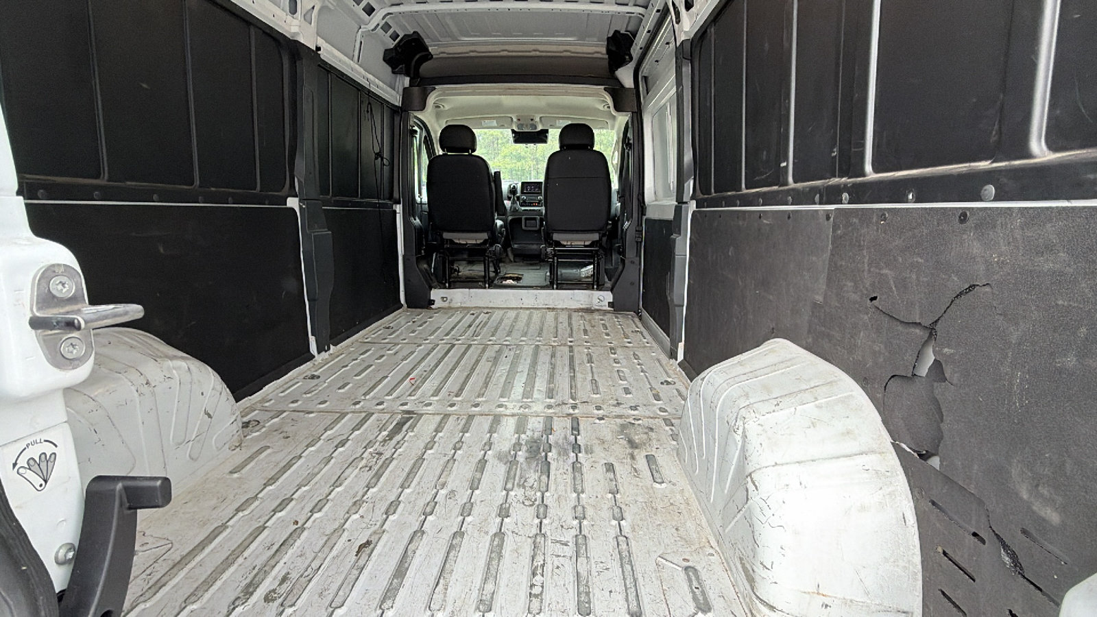 Used 2024 RAM ProMaster 2500 w/ Convenience Group FWD image 13