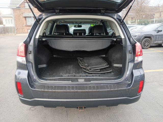 Used 2013 Subaru Outback 3.6R Limited image 23