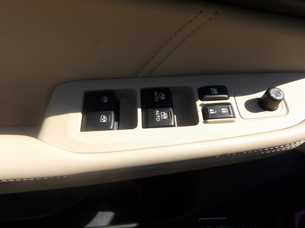 Used 2019 Subaru Outback 2.5i Limited w/ Popular Package #2 image 11