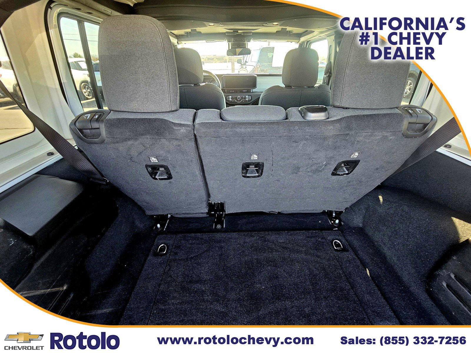 Used 2024 Jeep Wrangler Sahara image 14