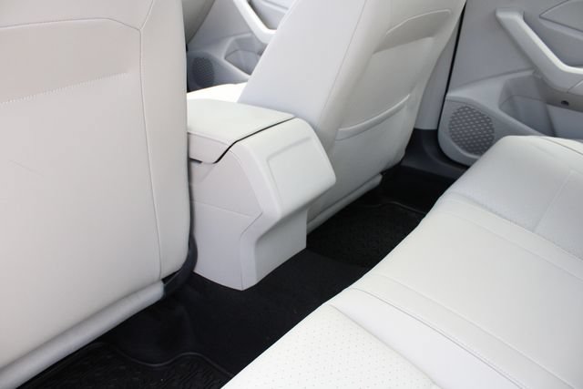 Used 2024 Volkswagen Jetta SE w/ Panoramic Sunroof Package FWD image 22