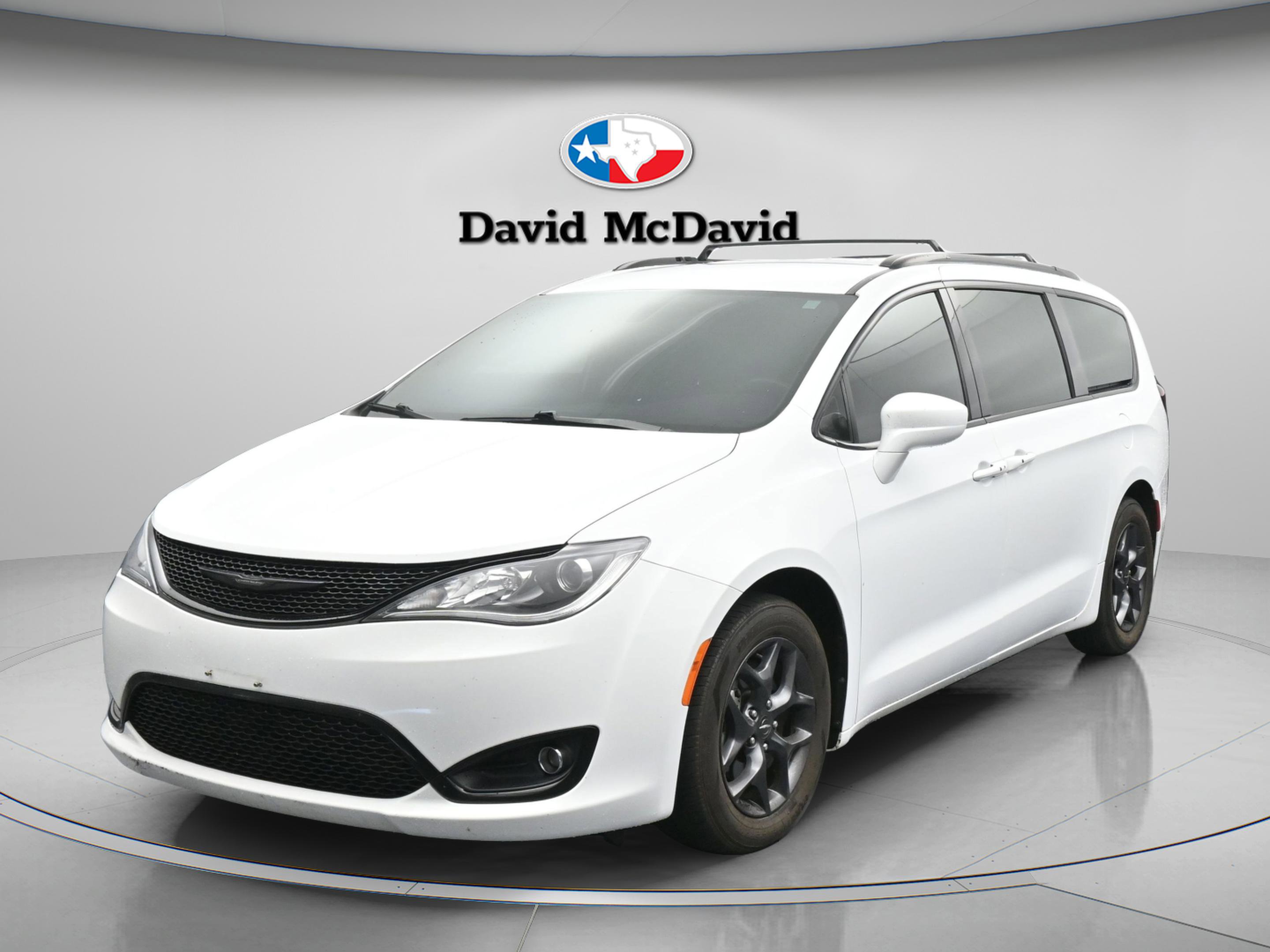 Used 2020 Chrysler Pacifica Touring-L w/ S Appearance Package image 4