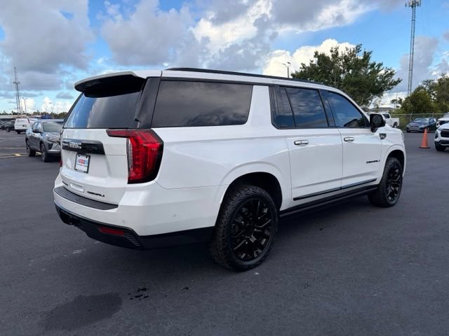 Used 2023 GMC Yukon XL Denali w/ Advanced Technology Package AWD/4WD image 6