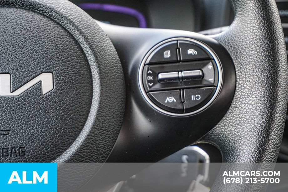 Used 2025 Kia Soul LX w/ LX Technology Package FWD image 30