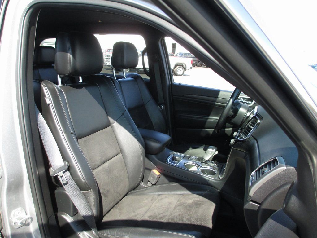 Used 2020 Jeep Grand Cherokee Laredo w/ Quick Order Package 2BN North image 20