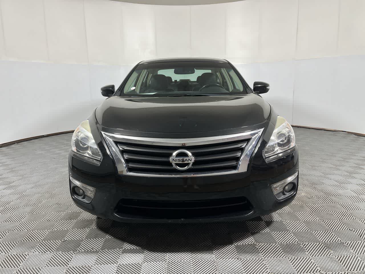 Used 2013 Nissan Altima 2.5 SL w/ Technology Pkg FWD image 3