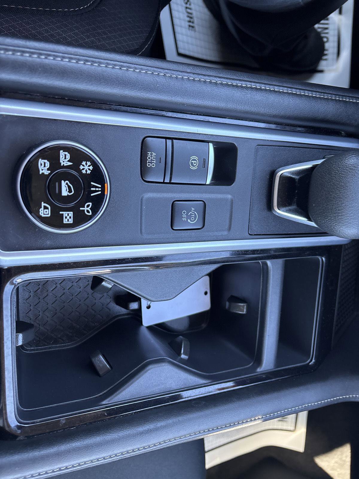 Used 2025 Nissan Pathfinder SV image 36