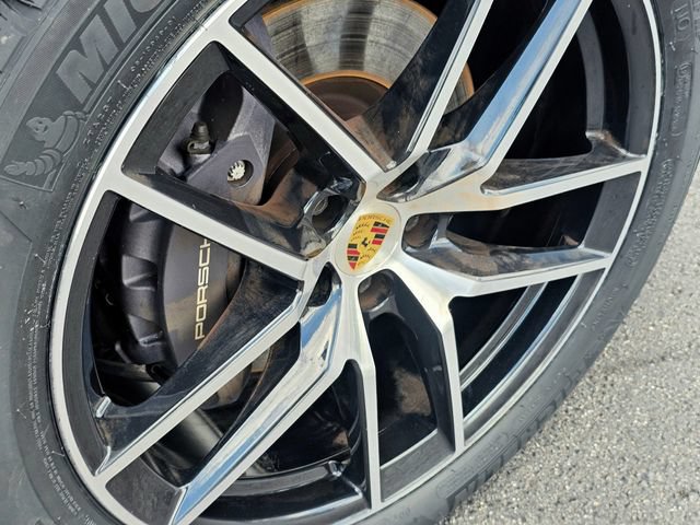Used 2022 Porsche Macan AWD/4WD image 6