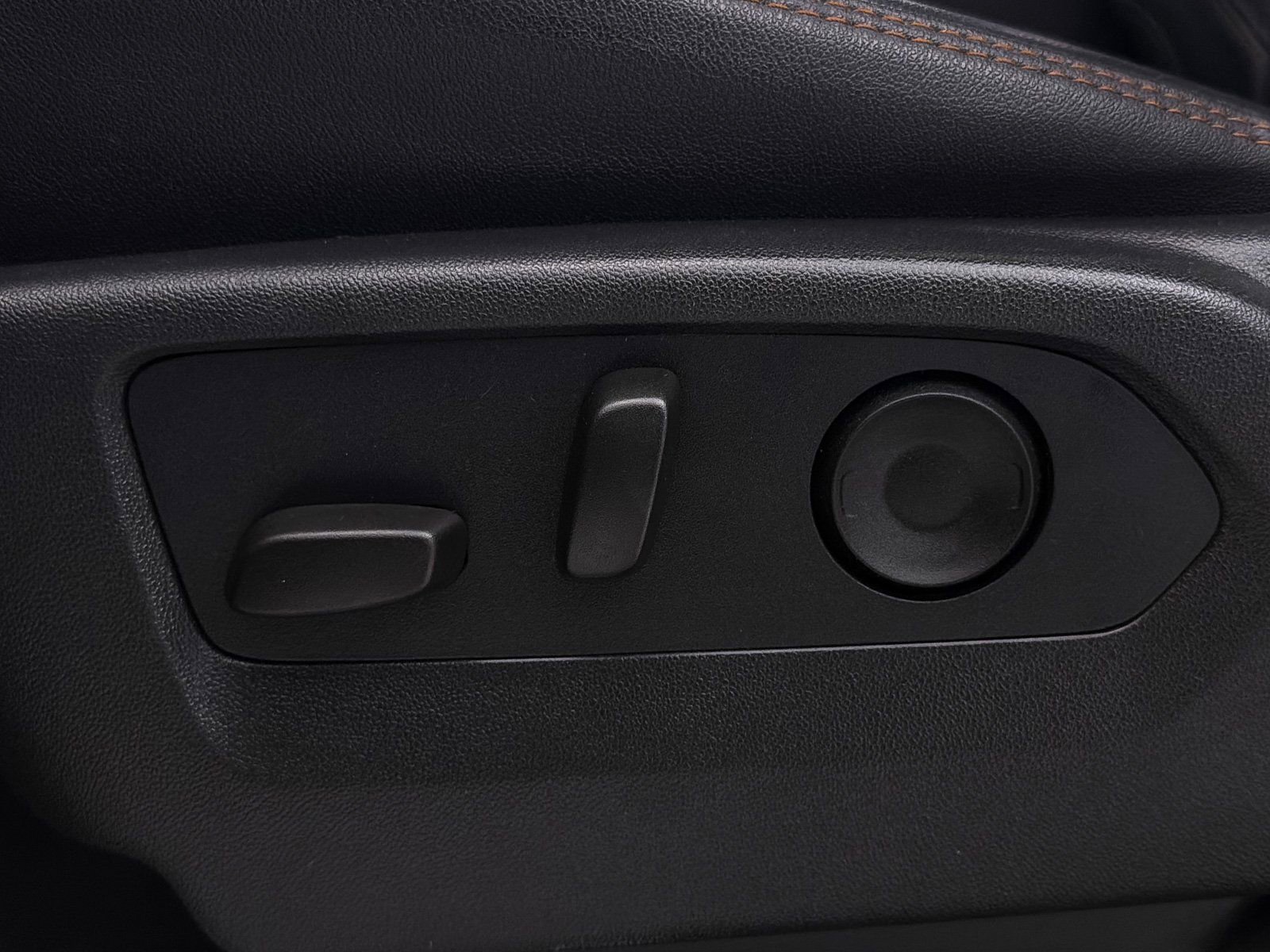 Used 2024 GMC Sierra 1500 AT4 w/ Technology Package image 22