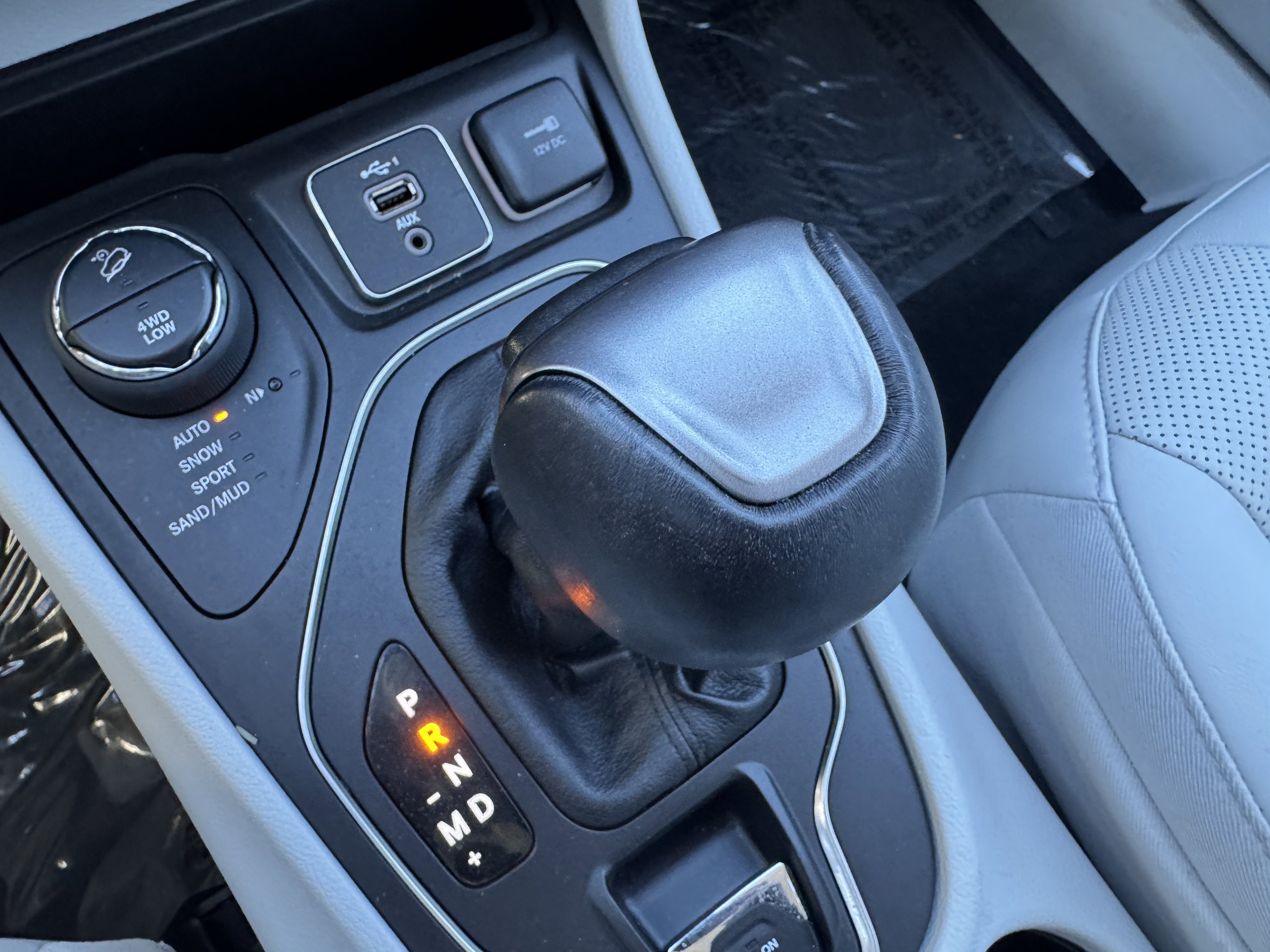 Used 2021 Jeep Cherokee Latitude Lux w/ Trailer Tow Group image 29