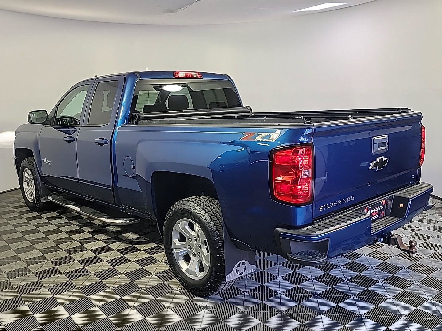 Used 2018 Chevrolet Silverado 1500 LT w/ Texas Edition AWD/4WD image 10