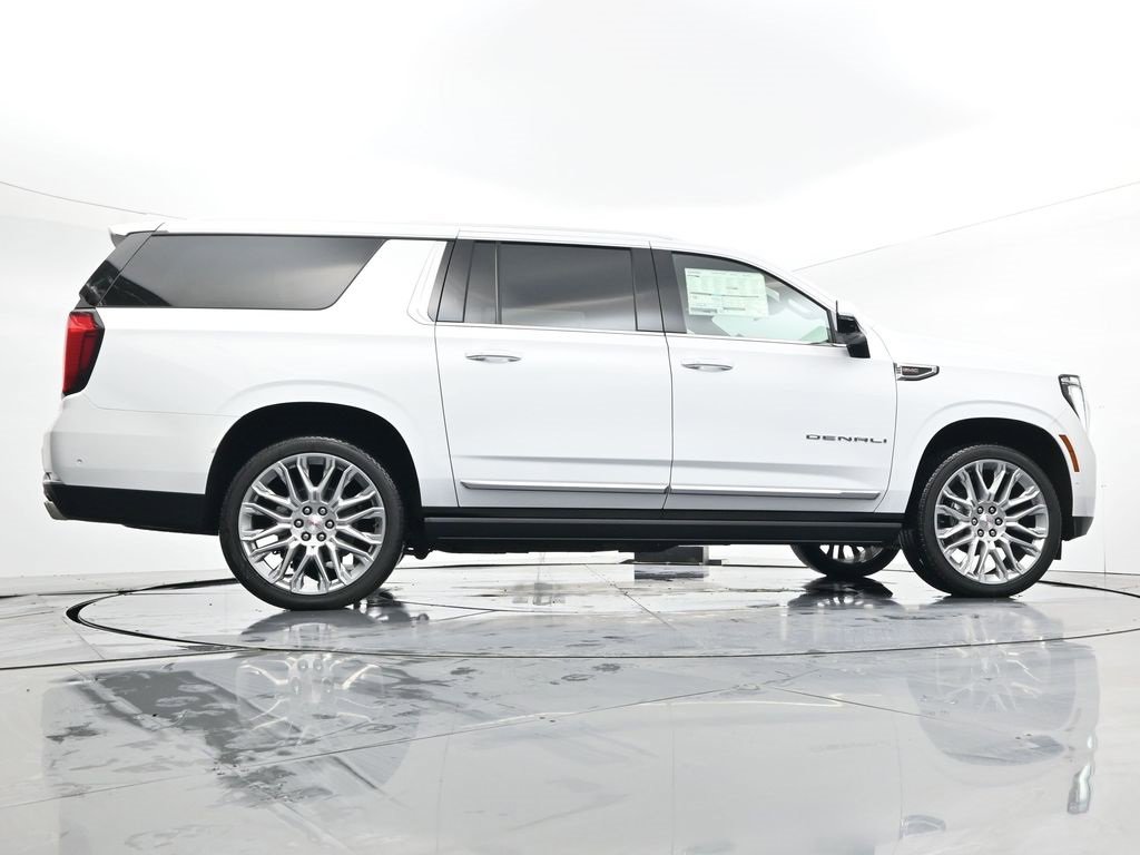 New 2025 GMC Yukon XL Denali w/ Denali Reserve Package image 34