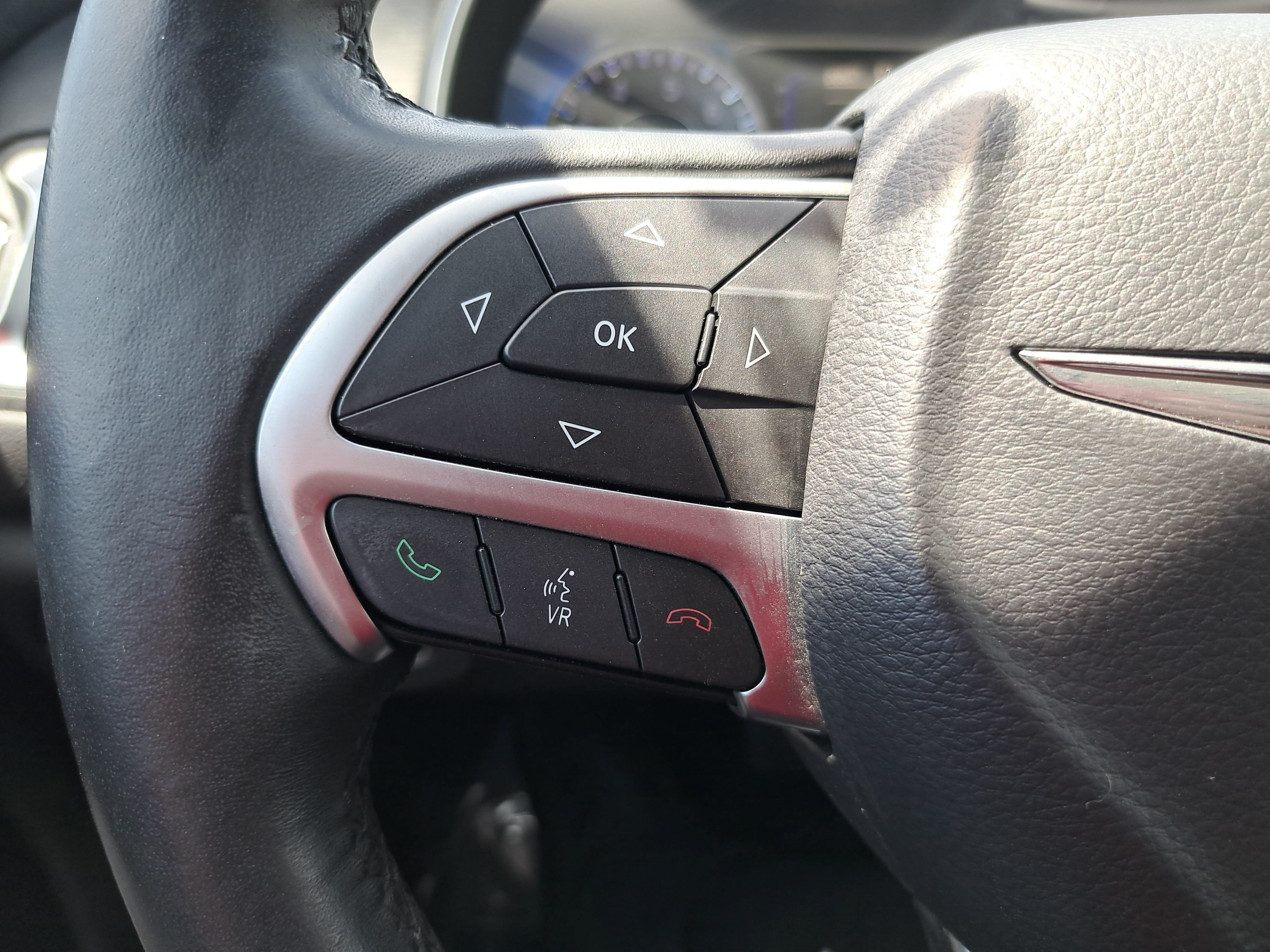 Used 2017 Chrysler 200 Limited Platinum FWD image 16