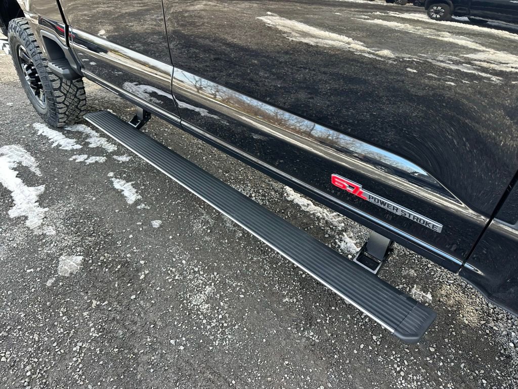 Used 2025 Ford F350 Platinum w/ Tremor Off-Road Package image 9