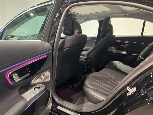 Used 2025 Mercedes-Benz E 350 4MATIC Sedan image 38