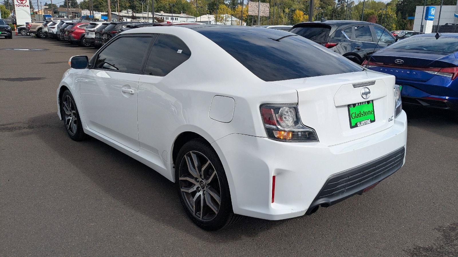 Used 2014 Scion tC FWD image 4