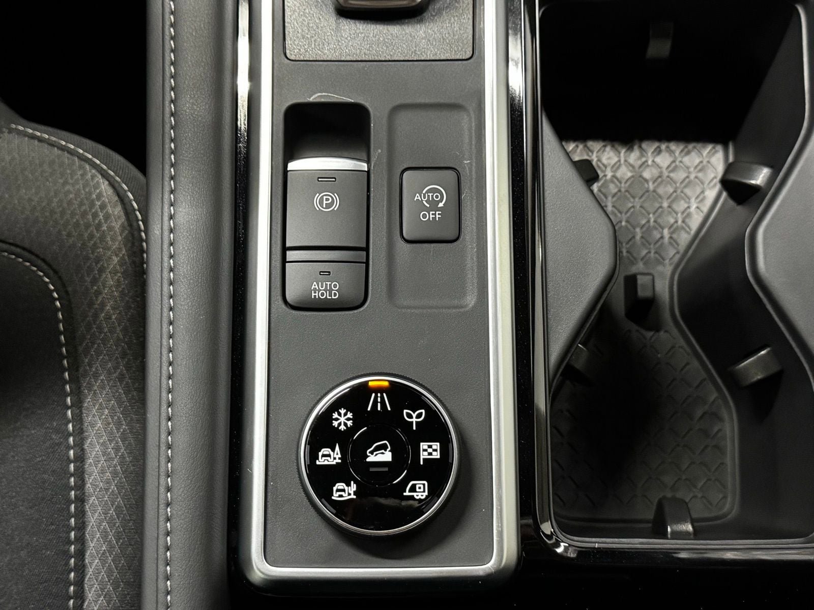 New 2026 Nissan Pathfinder SV AWD/4WD image 29