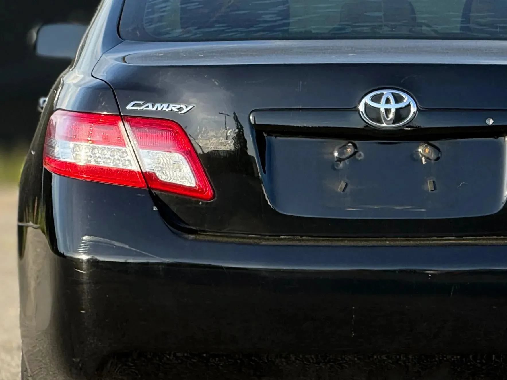 Used 2010 Toyota Camry LE FWD image 13