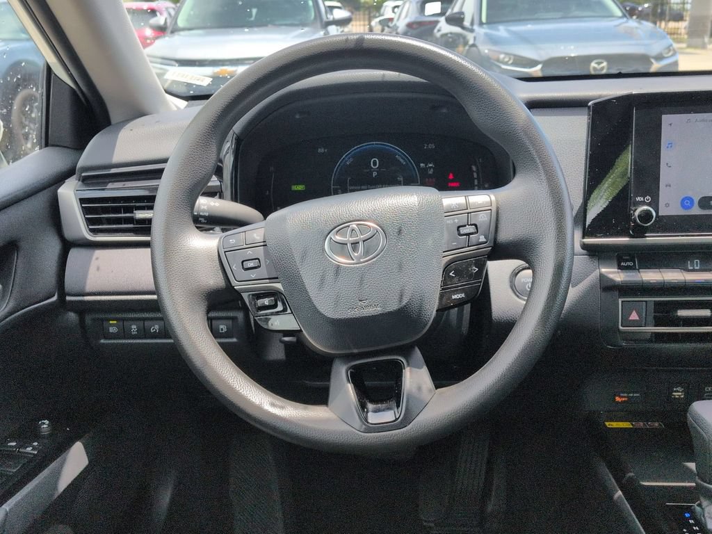 Used 2025 Toyota Camry LE FWD image 22