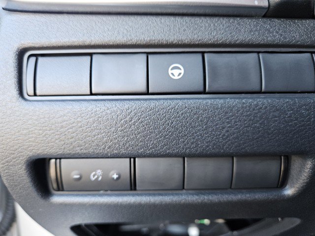 Used 2022 Nissan Rogue SV AWD/4WD image 17