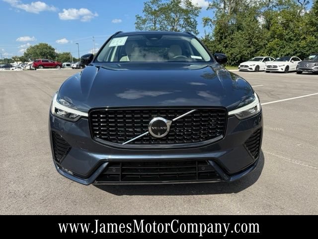 Used 2024 Volvo XC60 B5 Plus w/ Protection Package Premier AWD/4WD image 3