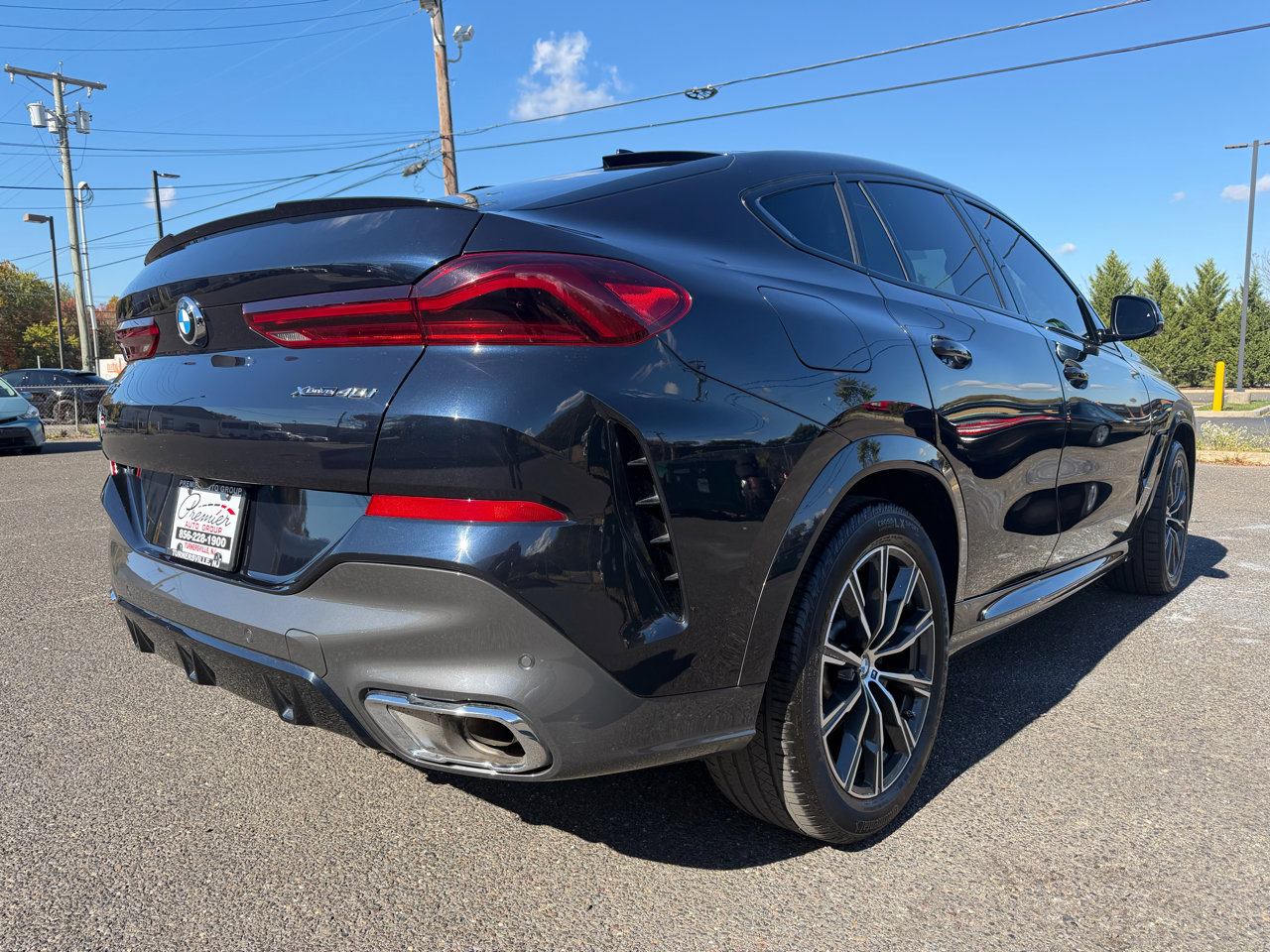 Used 2021 BMW X6 xDrive40i w/ Premium Essential Package image 5
