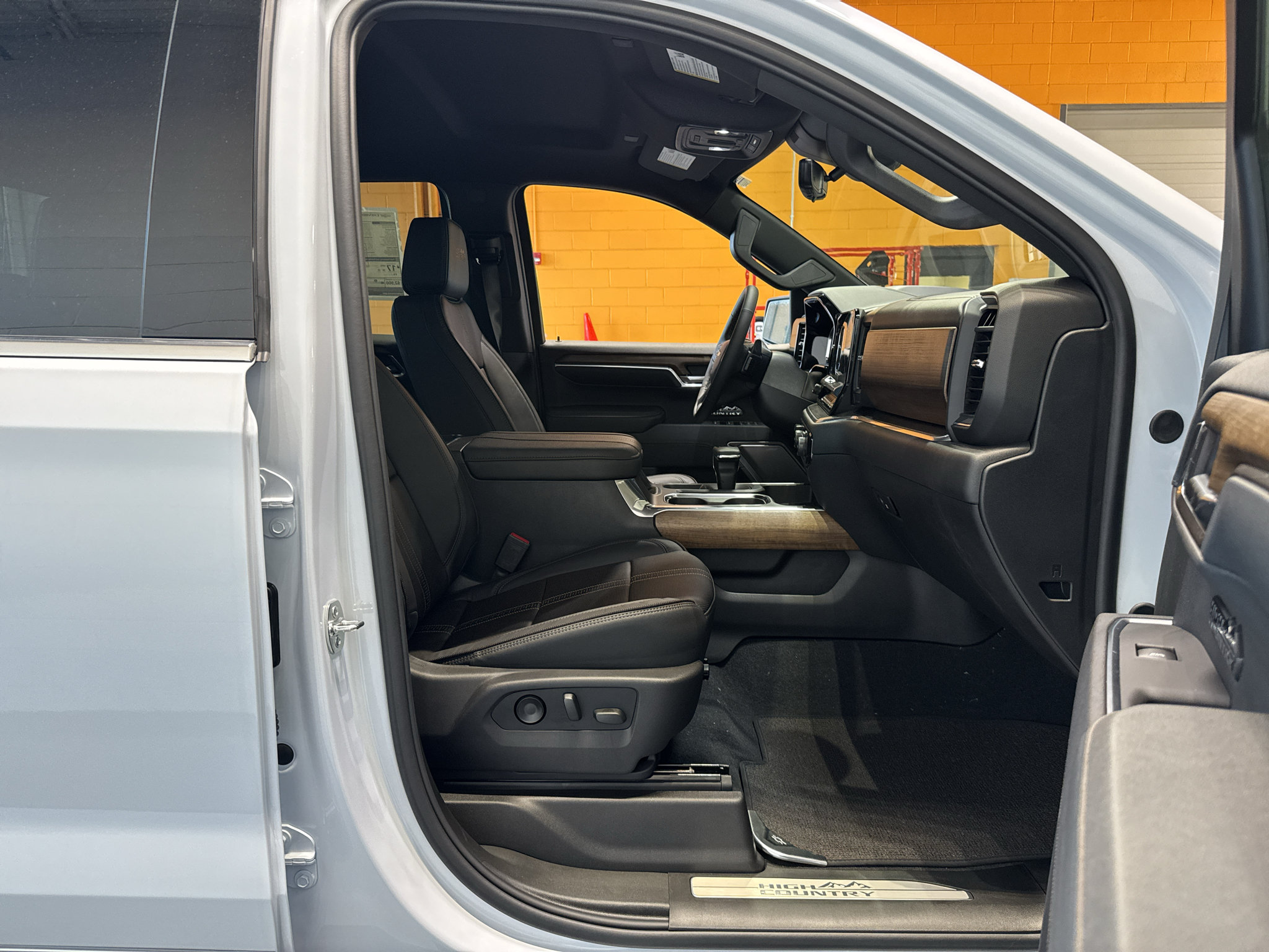 New 2026 Chevrolet Silverado 1500 High Country w/ Technology Package AWD/4WD image 21