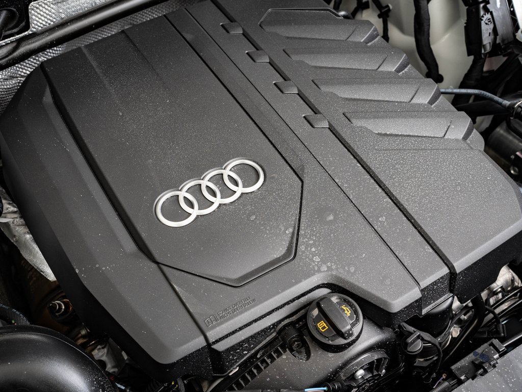 Certified 2025 Audi Q5 2.0T Premium w/ Convenience Plus Package image 38