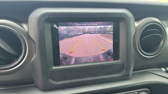 Used 2021 Jeep Gladiator Willys image 26