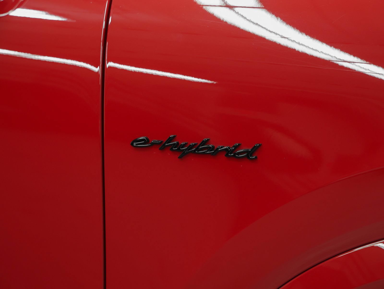 Certified 2025 Porsche Cayenne E-Hybrid image 15