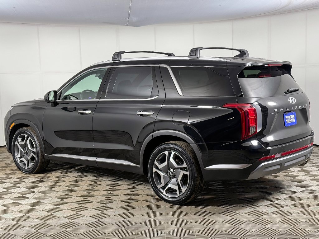 Used 2023 Hyundai Palisade SEL w/ Premium Package image 14