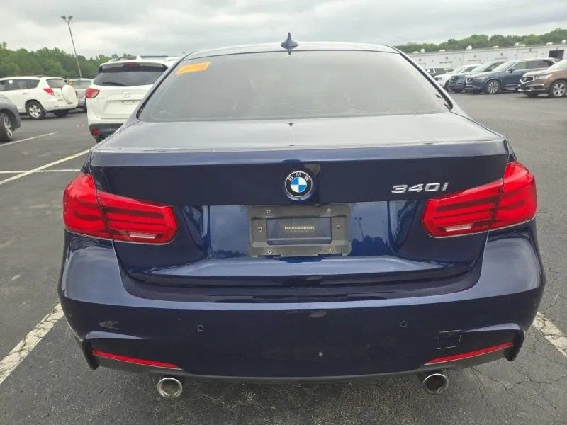 Used 2018 BMW 340i Sedan RWD image 4