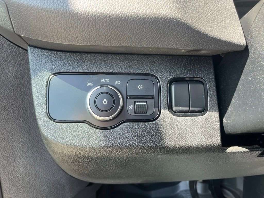Used 2019 Mercedes-Benz Sprinter 2500 w/ Driver Convenience Package image 13