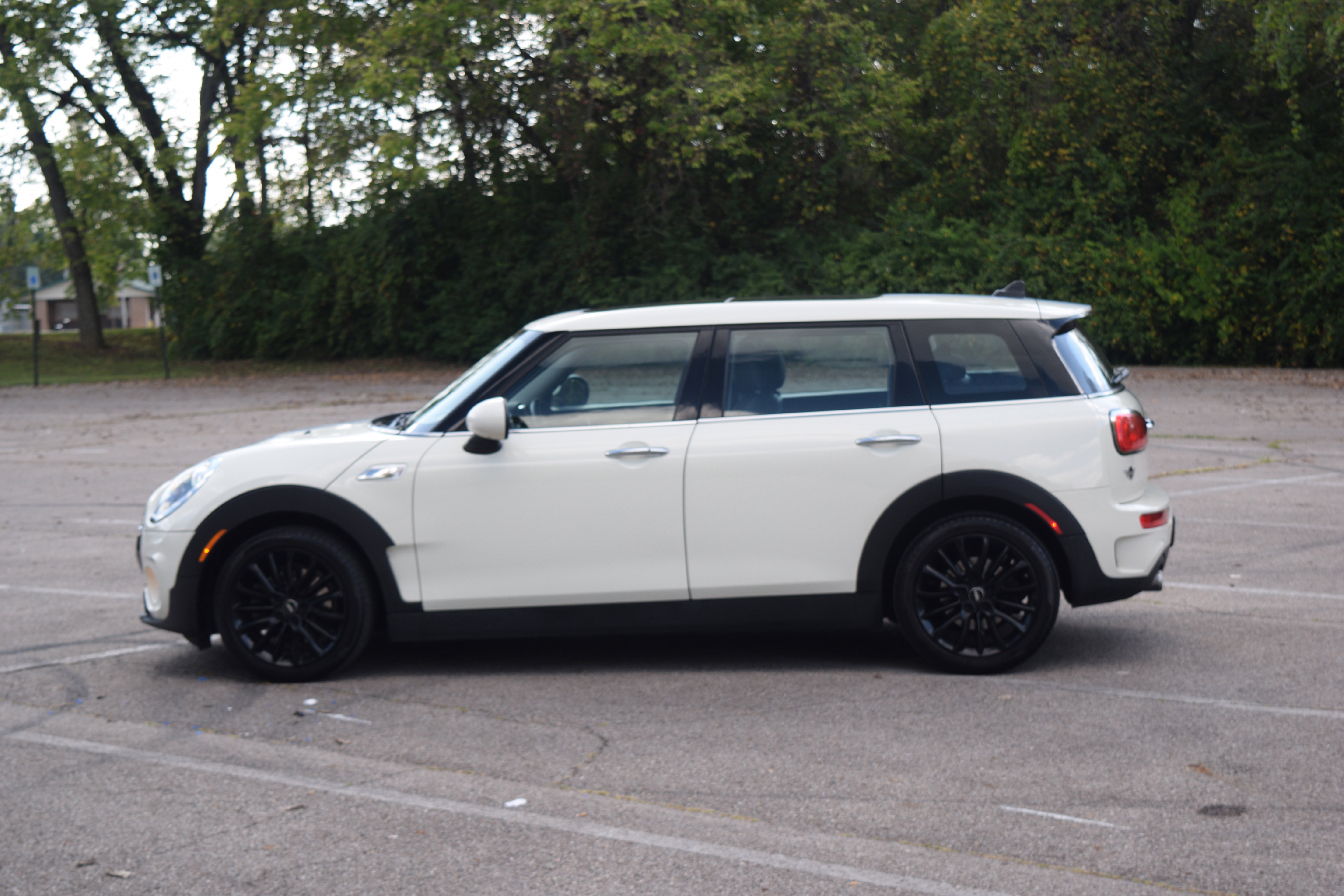 Used 2019 MINI Cooper Clubman S image 23