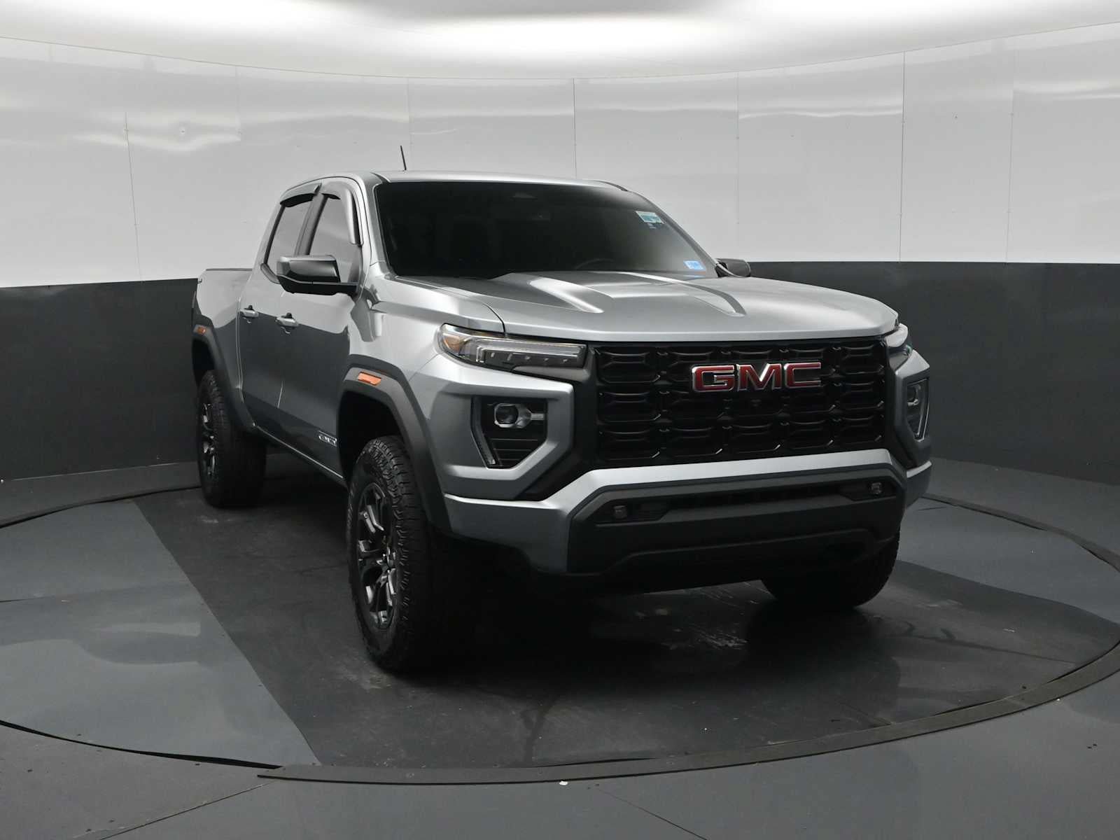 Used 2024 GMC Canyon Elevation w/ Convenience Package AWD/4WD image 3