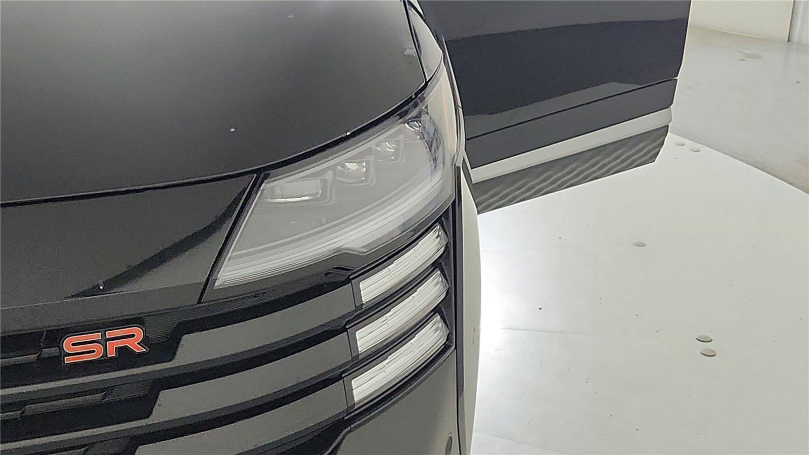 Certified 2025 Nissan Kicks SR FWD image 31