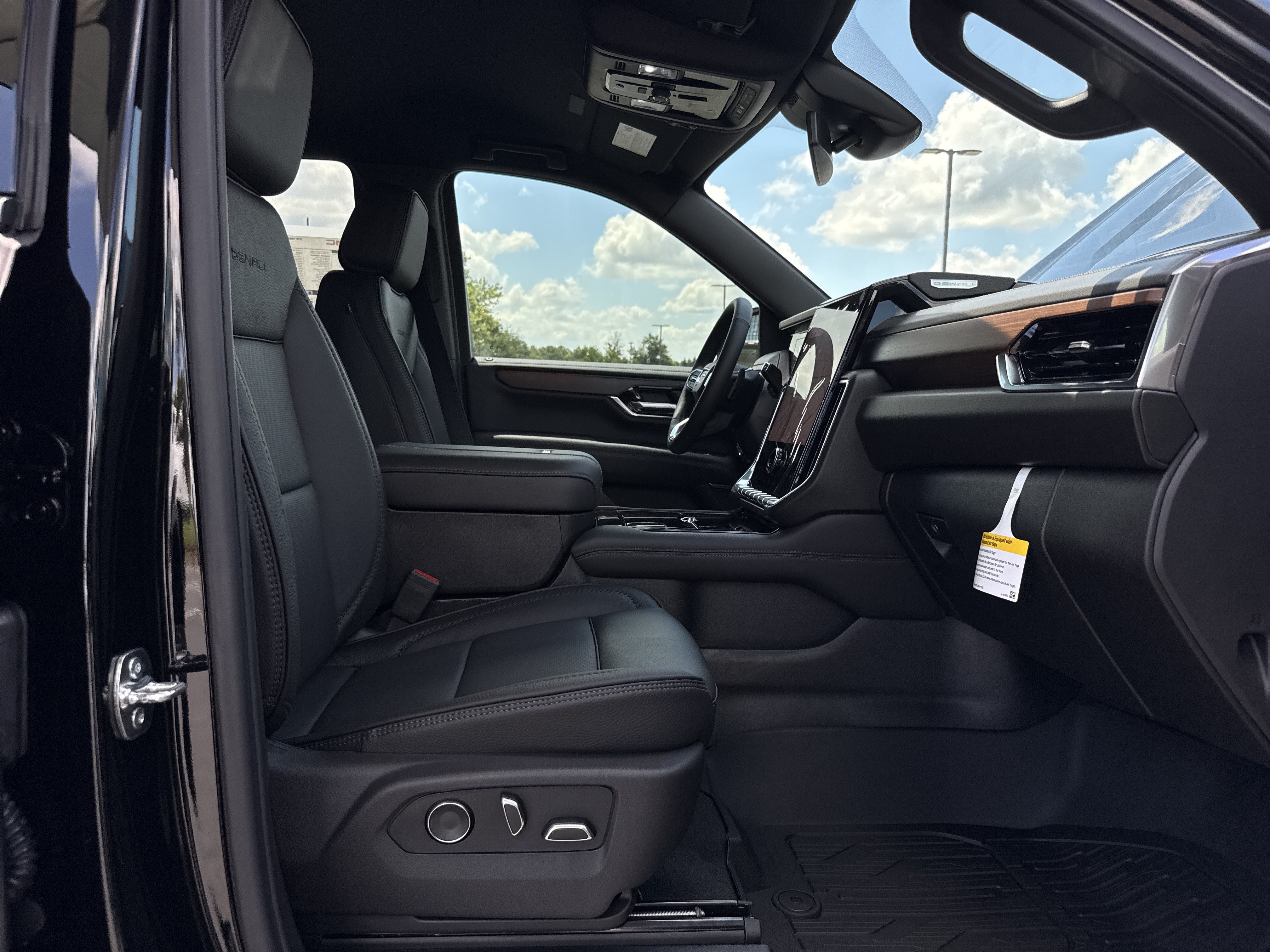 New 2026 GMC Yukon Denali AWD/4WD image 33