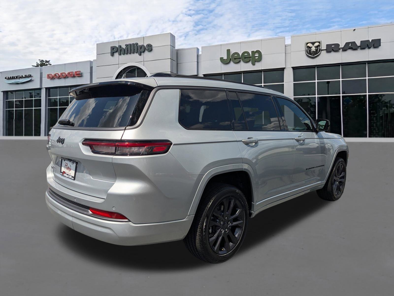 New 2026 Jeep Grand Cherokee L Limited AWD/4WD image 3