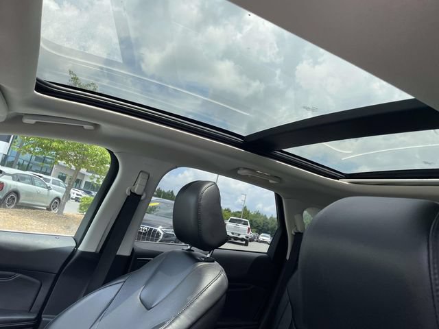 Used 2021 Ford Edge Titanium w/ Equipment Group 301A FWD image 19