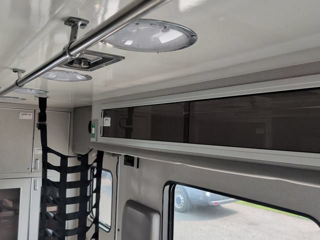 Used 2013 Ford E-450 and Econoline 450 Super Duty w/ Ambulance Prep Pkg RWD image 2