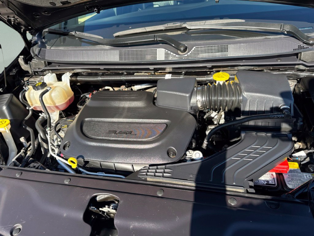 Used 2025 Chrysler Pacifica Select FWD image 30