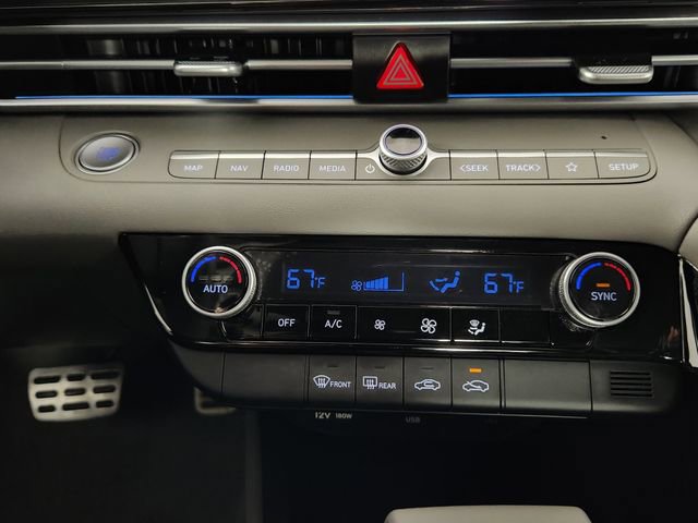Certified 2025 Hyundai Elantra SEL FWD image 21