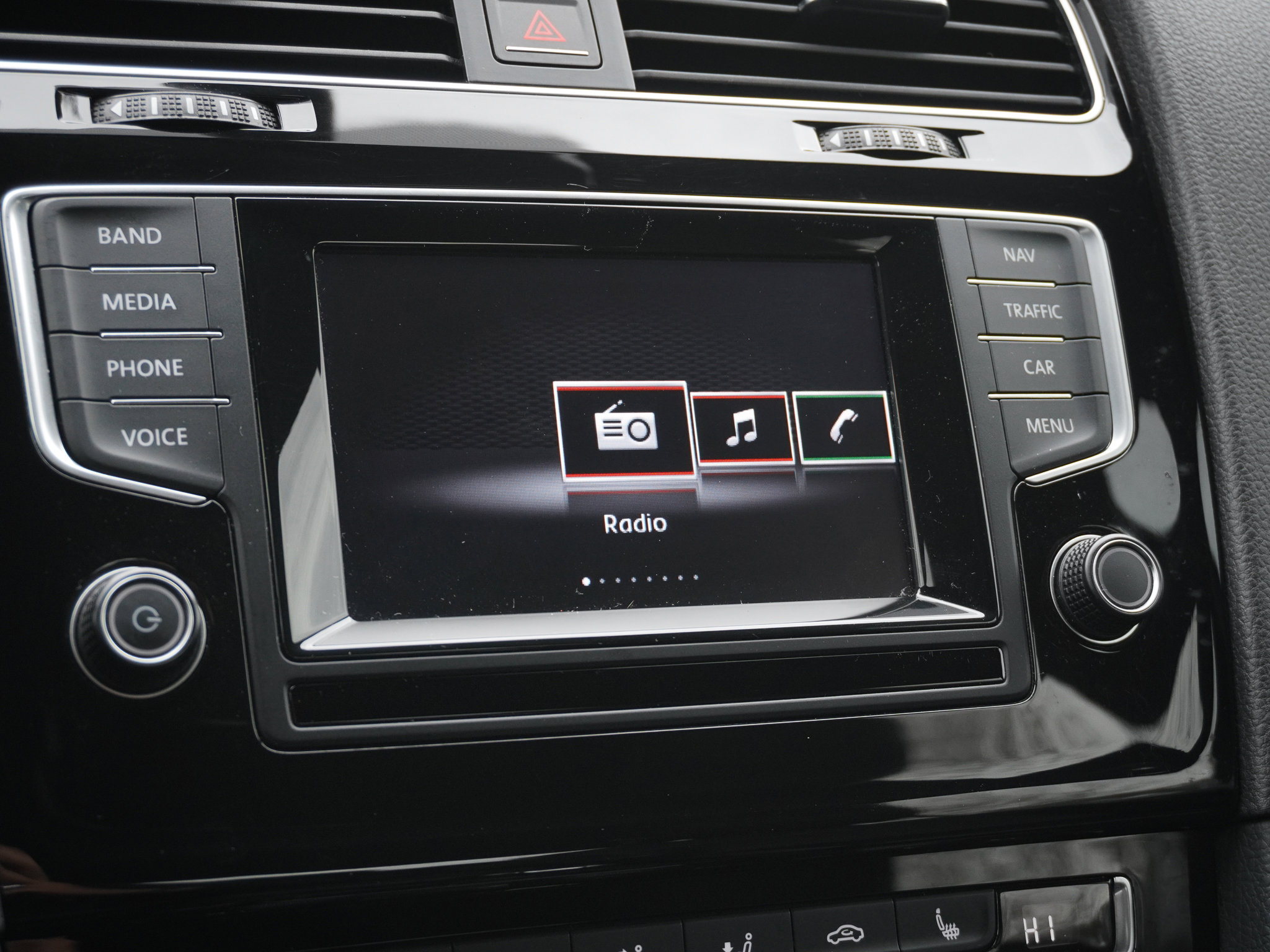 Used 2015 Volkswagen Golf R 4-Door image 23