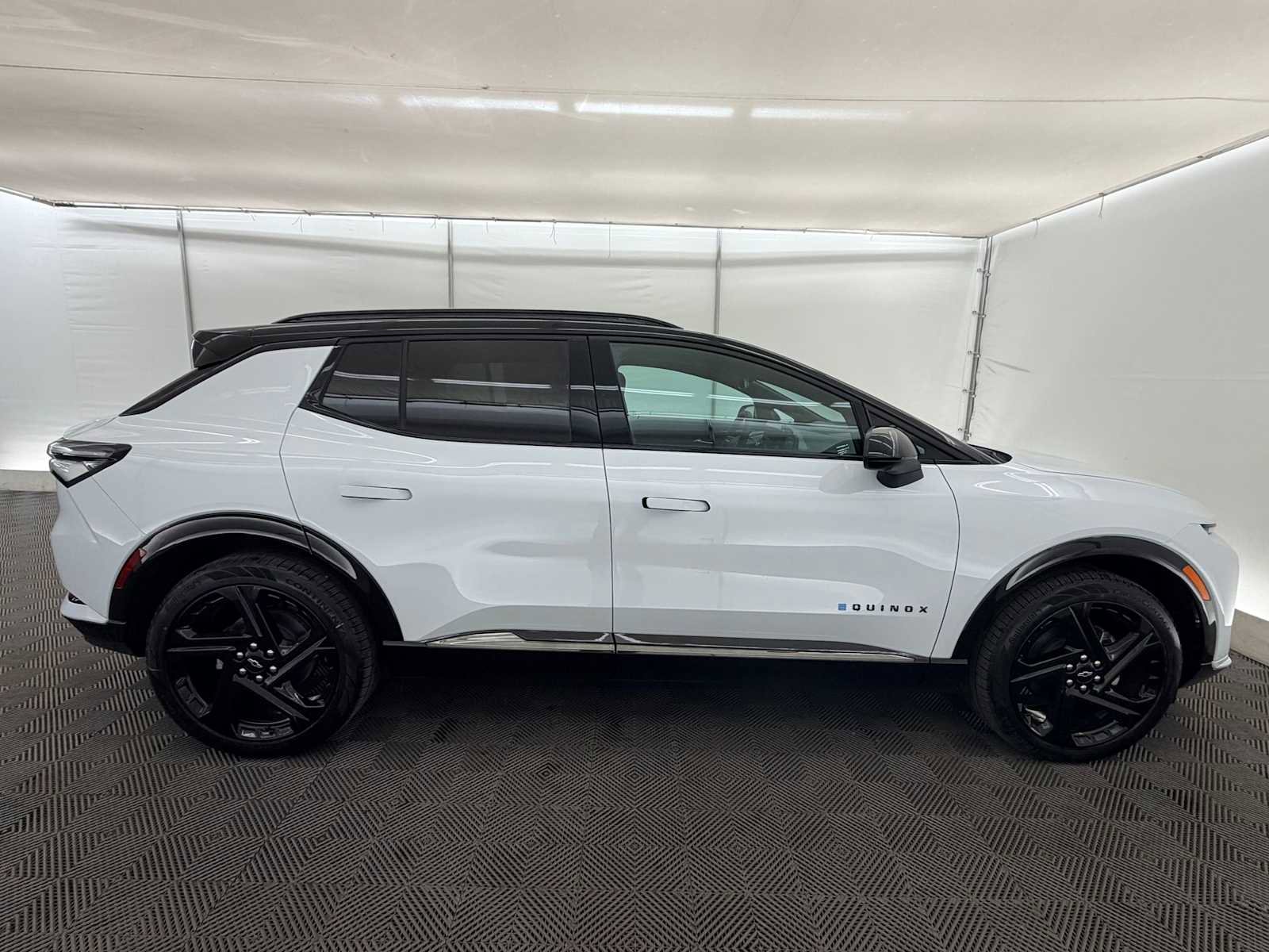 New 2026 Chevrolet Equinox EV RS image 7