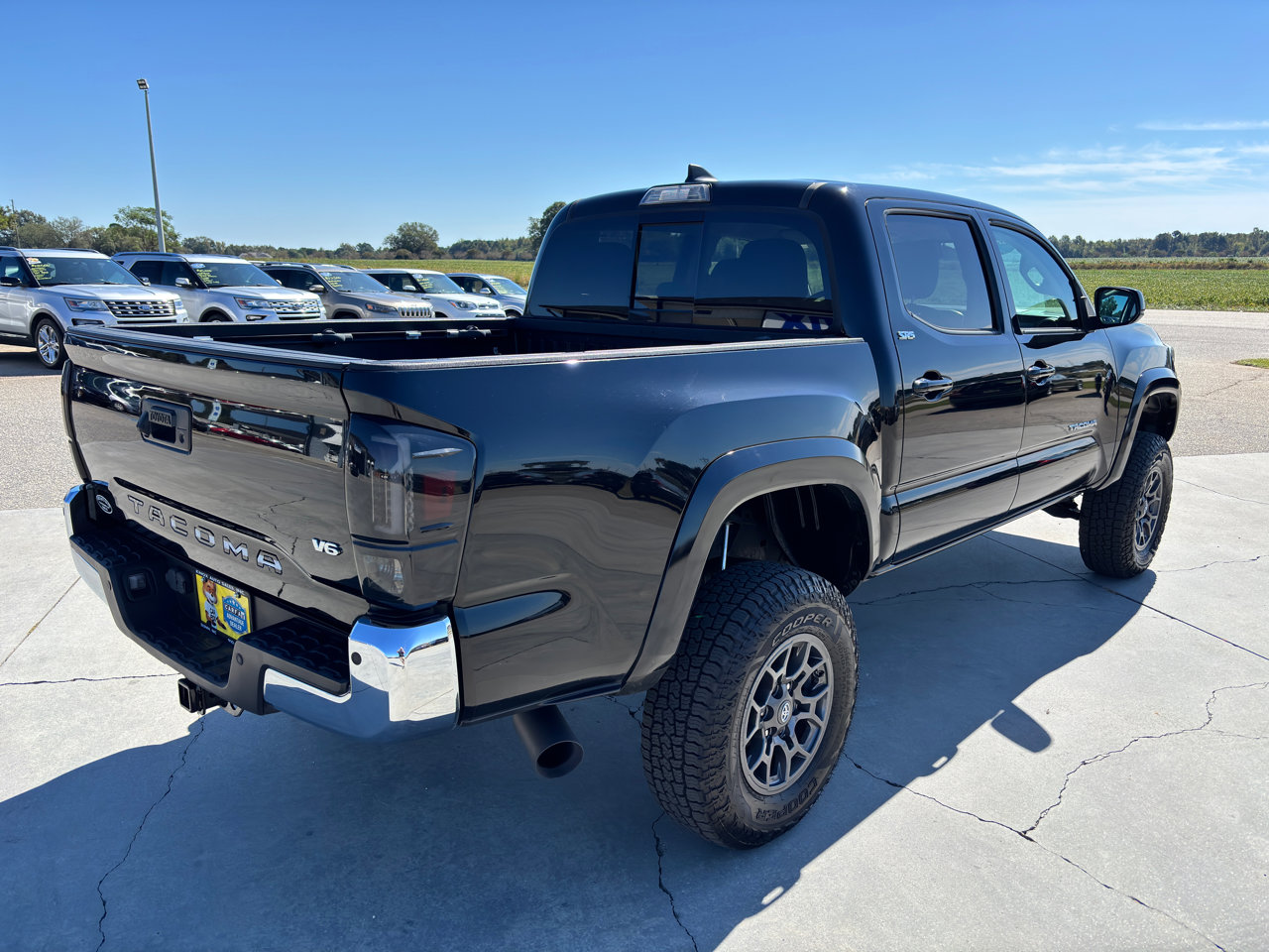 Used 2018 Toyota Tacoma SR5 image 4
