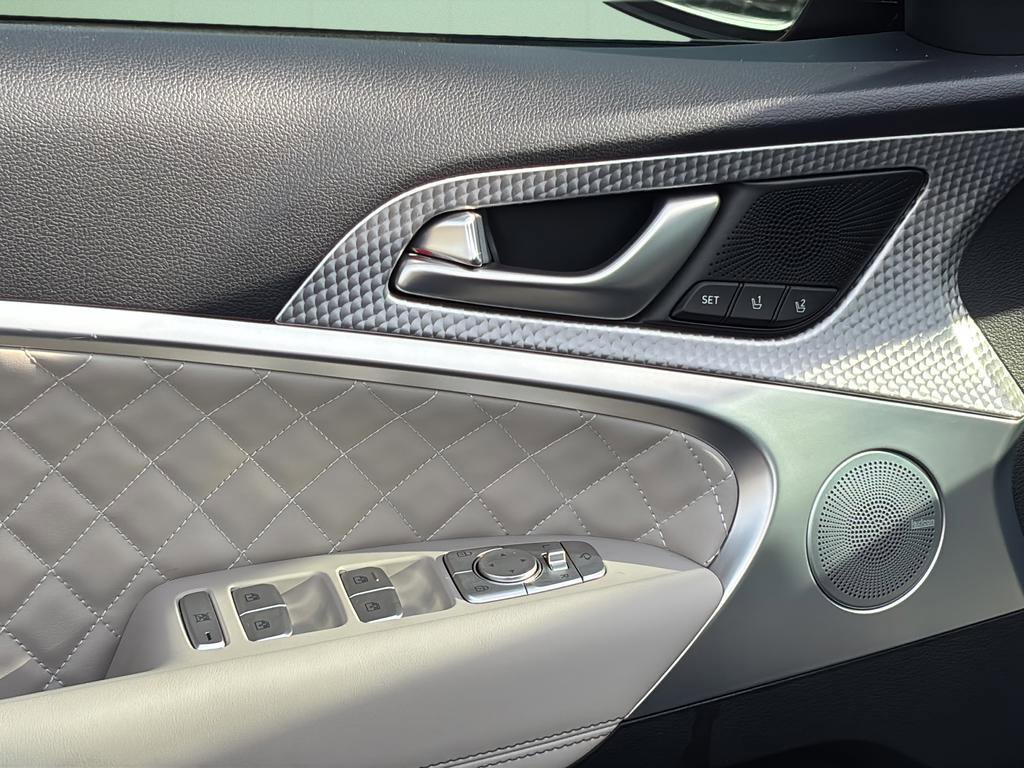Used 2023 Genesis G70 3.3T w/ Sport Prestige Package image 17