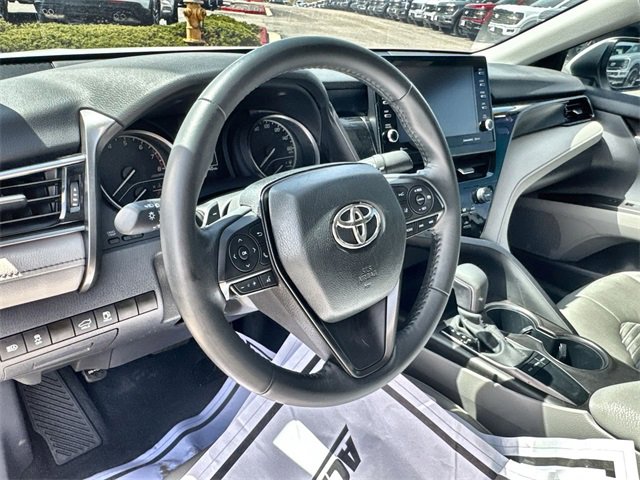 Used 2023 Toyota Camry SE image 10