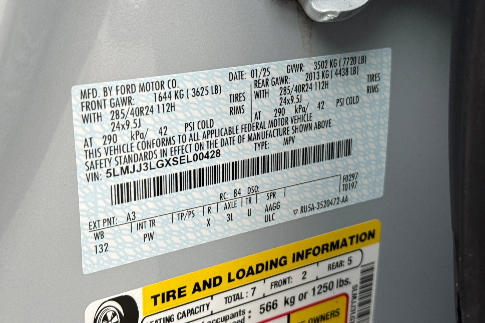 Certified 2025 Lincoln Navigator L Reserve image 29